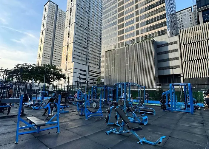 Apartment Andi And Frances Place At Bgc