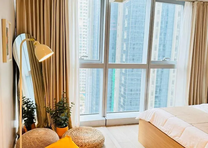 Apartment Andi And Frances Place At Bgc