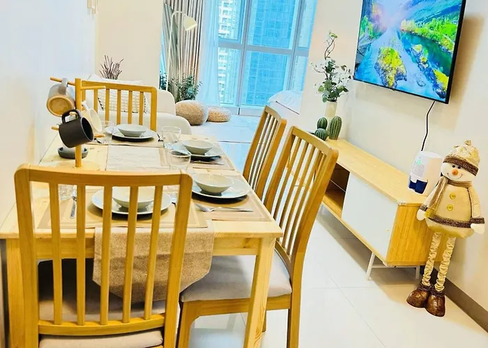 Andi And Frances Place At Bgc Apartment