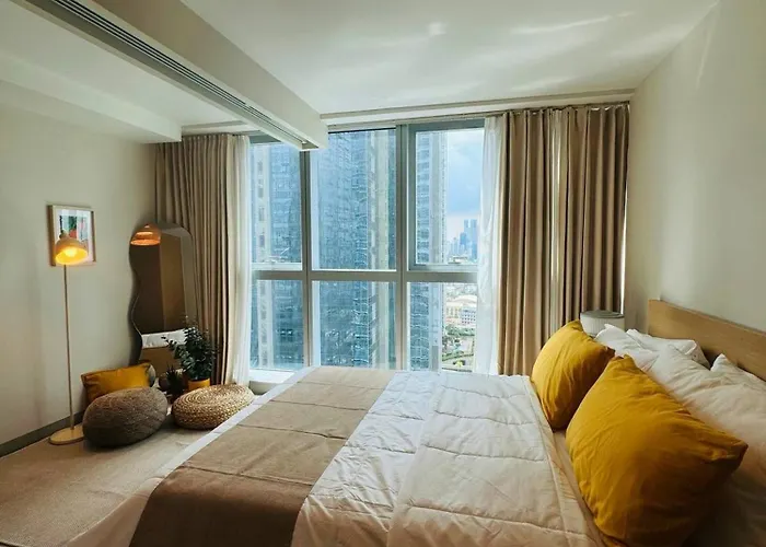 Andi And Frances Place At Bgc Apartment *
